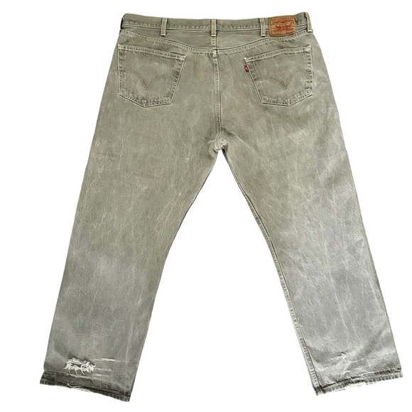 Men’s Gray 501 Button Fly Levi’s Jeans extended size - Picture 2 of 15